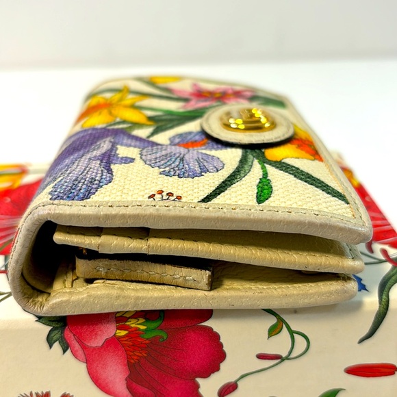 Gucci Floral Wallet Limited Edition! - Picture 4 of 14